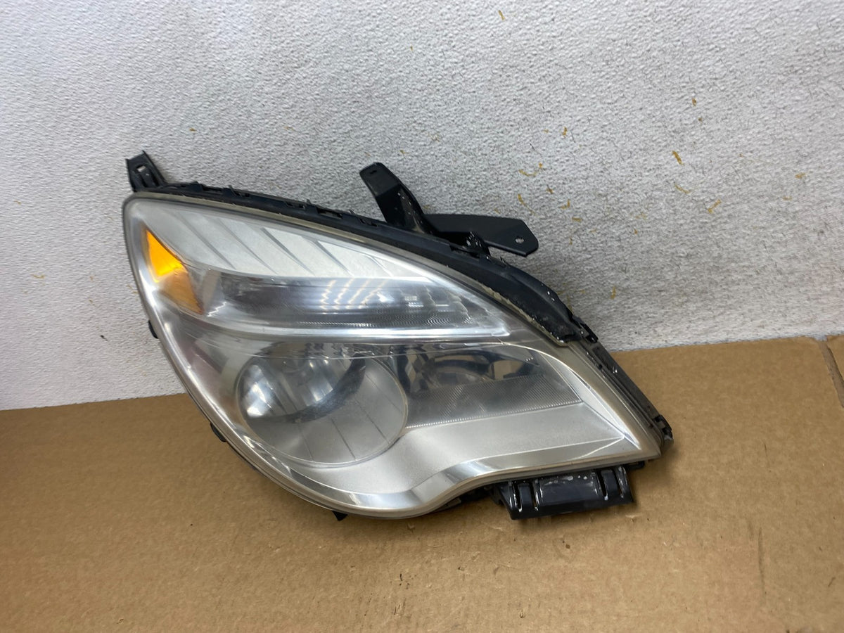 2010 - 2015 Chevrolet Equinox Halogen Headlight Right Passenger Side AI2626 DW1