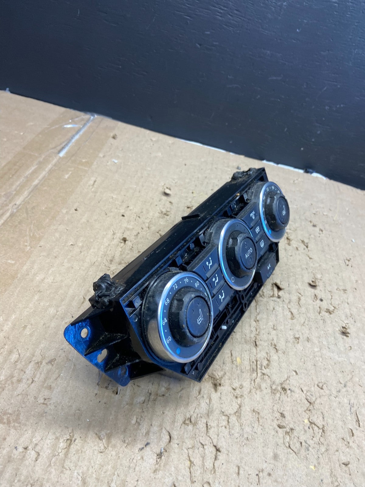 2008 to 2012 Land Rover Lr2 Ac Heater Climate Control Oem ab5732 DG1