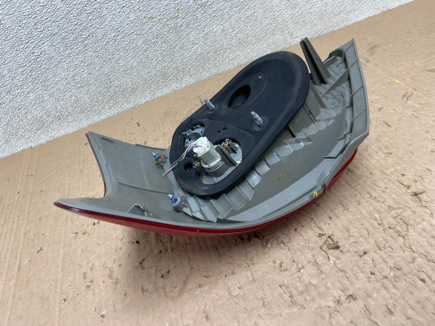 2007 to 2012 Toyota Yaris Hatchback Left Driver LH Side Tail Light Y0565 GD5