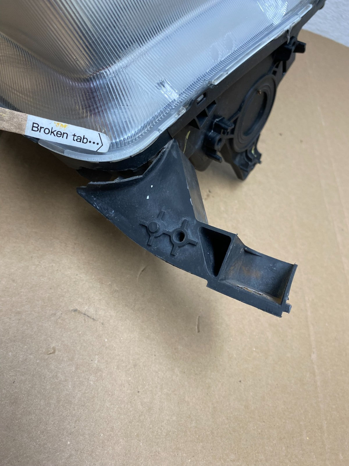 2003 to 2006 Honda Element Left Driver Lh Side Headlight AD7869 DW6