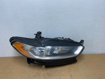 2013 to 2016 Ford Fusion Right Passenger Rh Side Headlight AD0587 DW0