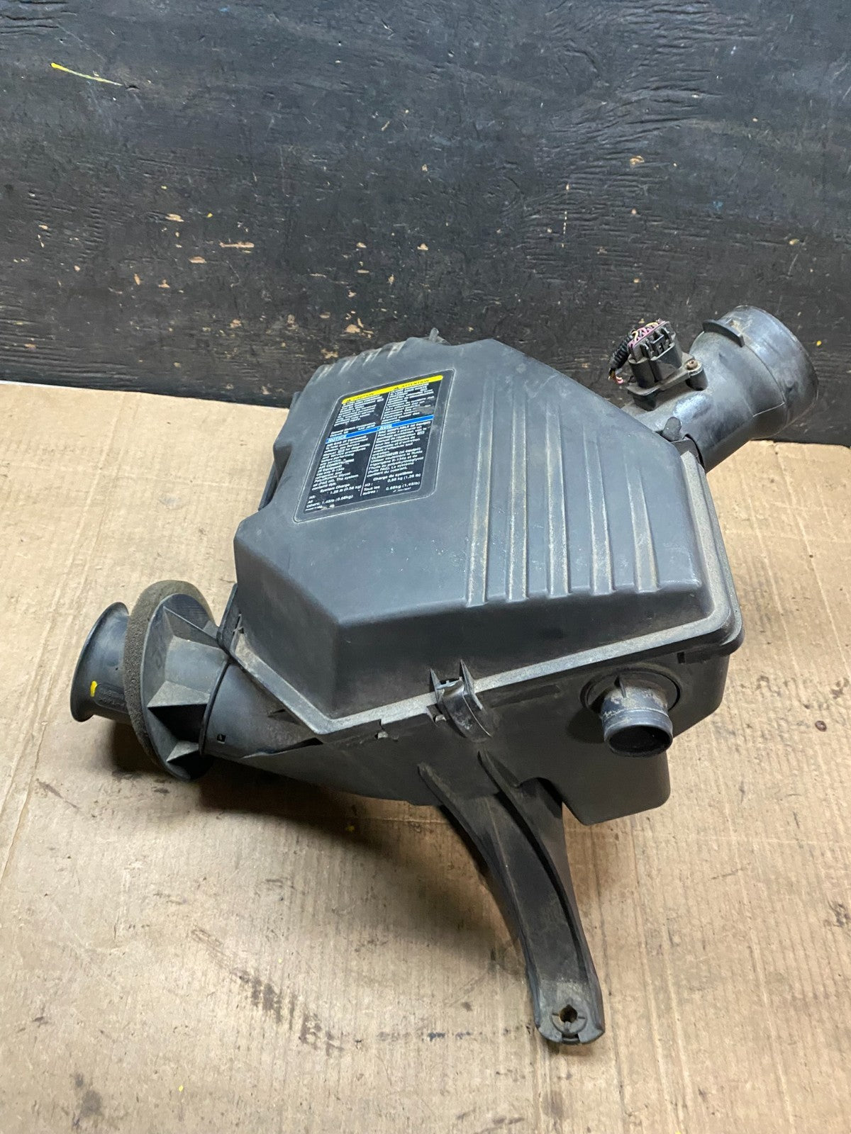 2007 Hummer H3 Air Intake Cleaner Filter Housing Box OEM T4104 DG1