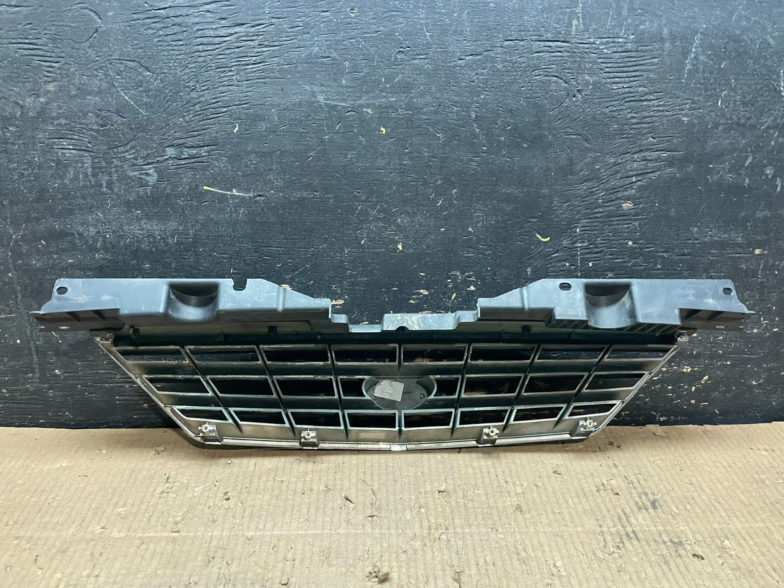 2000 to 2004 Kia Spectra Sedan Front Grill Grille Y6562 PS3