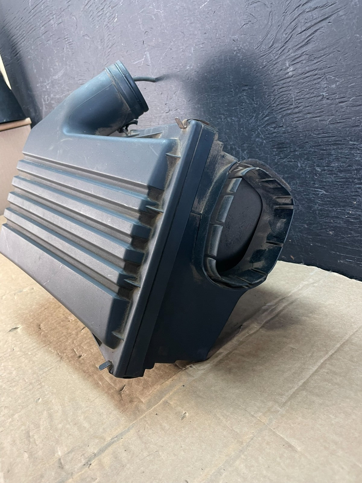 2007 to 2010 BMW X5 Air Intake Cleaner Filter Housing Box af5376 DG1