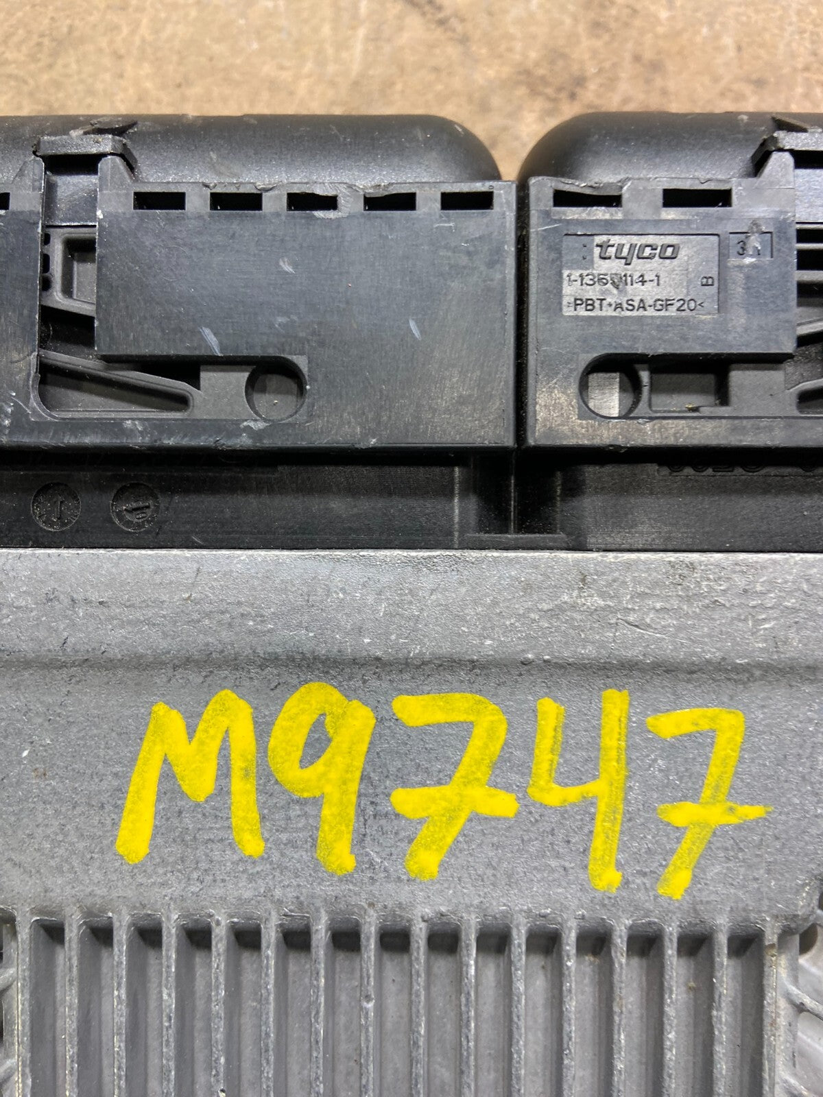 2009 to 2011 Audi A6 Engine Computer Ecu Pcm Ecm Pcu M9747 DG15