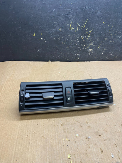 2010 to 2013 BMW X5 X6 Center Console Dash Air Vent OEM Z4178 DG0