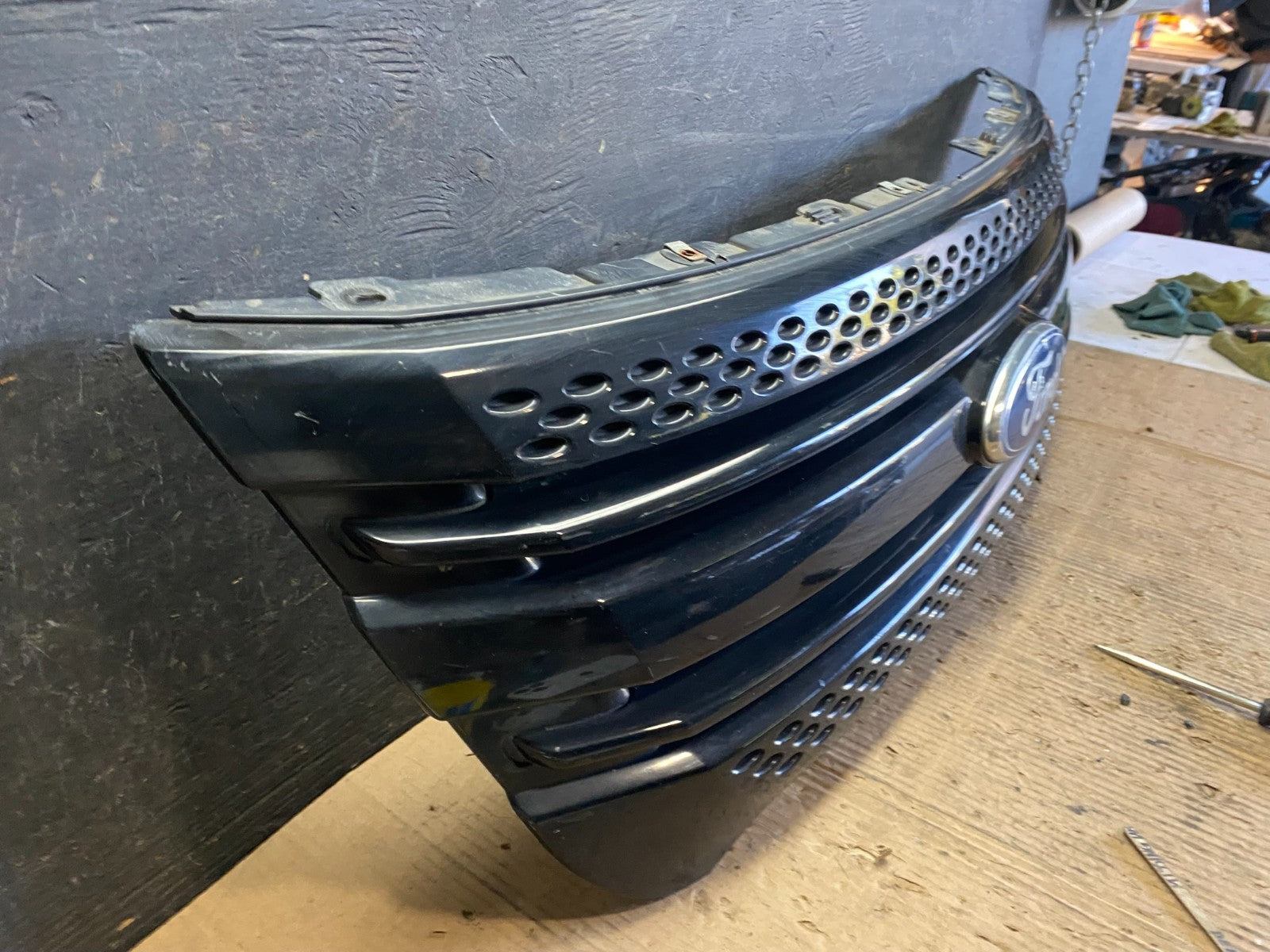 2011 to 2015 Ford Explorer Upper Front Grill Grille Oem S9587 DG2
