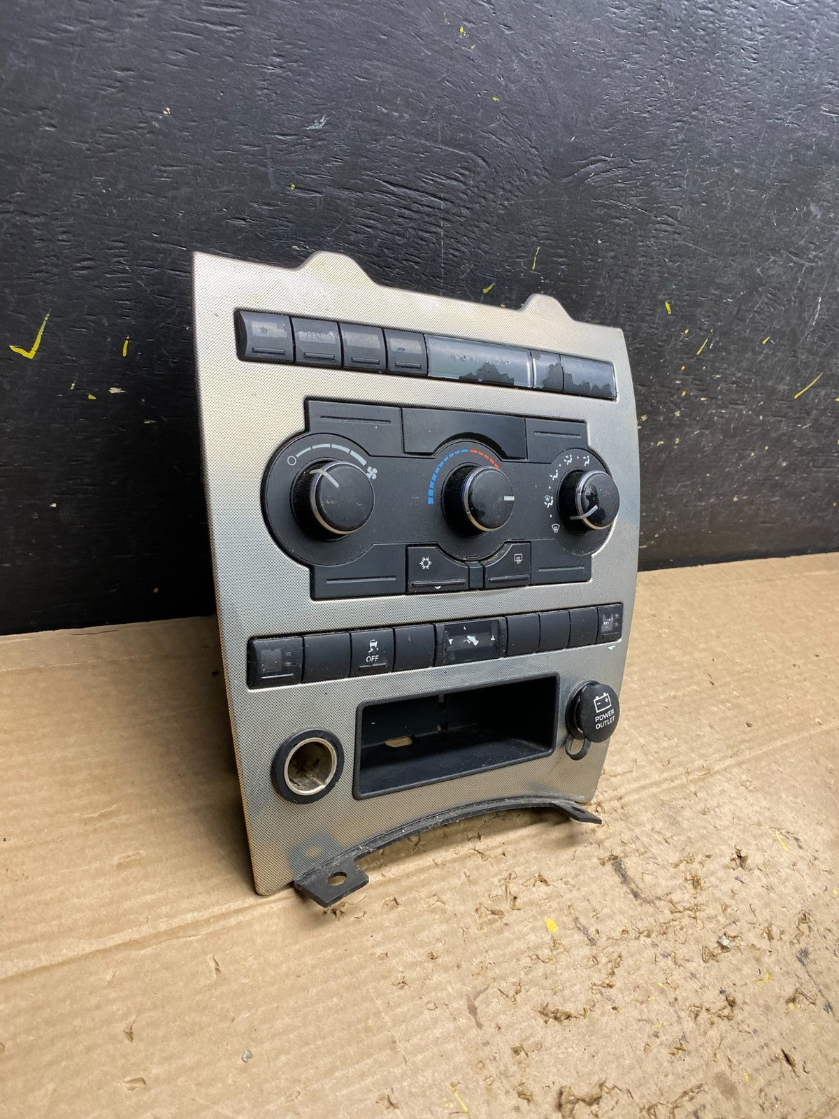 2005 2006 2007 Jeep Commander Grand Cherokee A/C Climate Control Bezel X1410 DG3