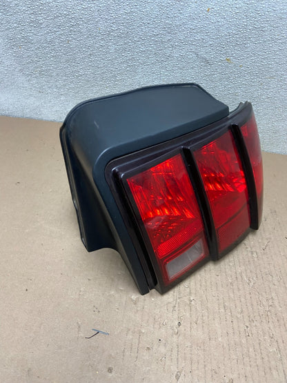 1999-2004 Ford Mustang Right Passenger Rh Side Tail Light AD2435 LK2