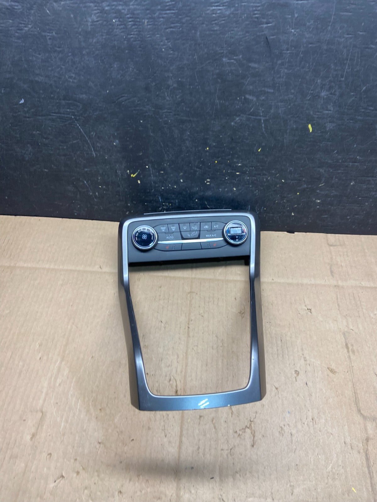 2018 to 2020 Ford EcoSport A/C AC Heater Climate Control Panel W/ Bezel p9315 DG0