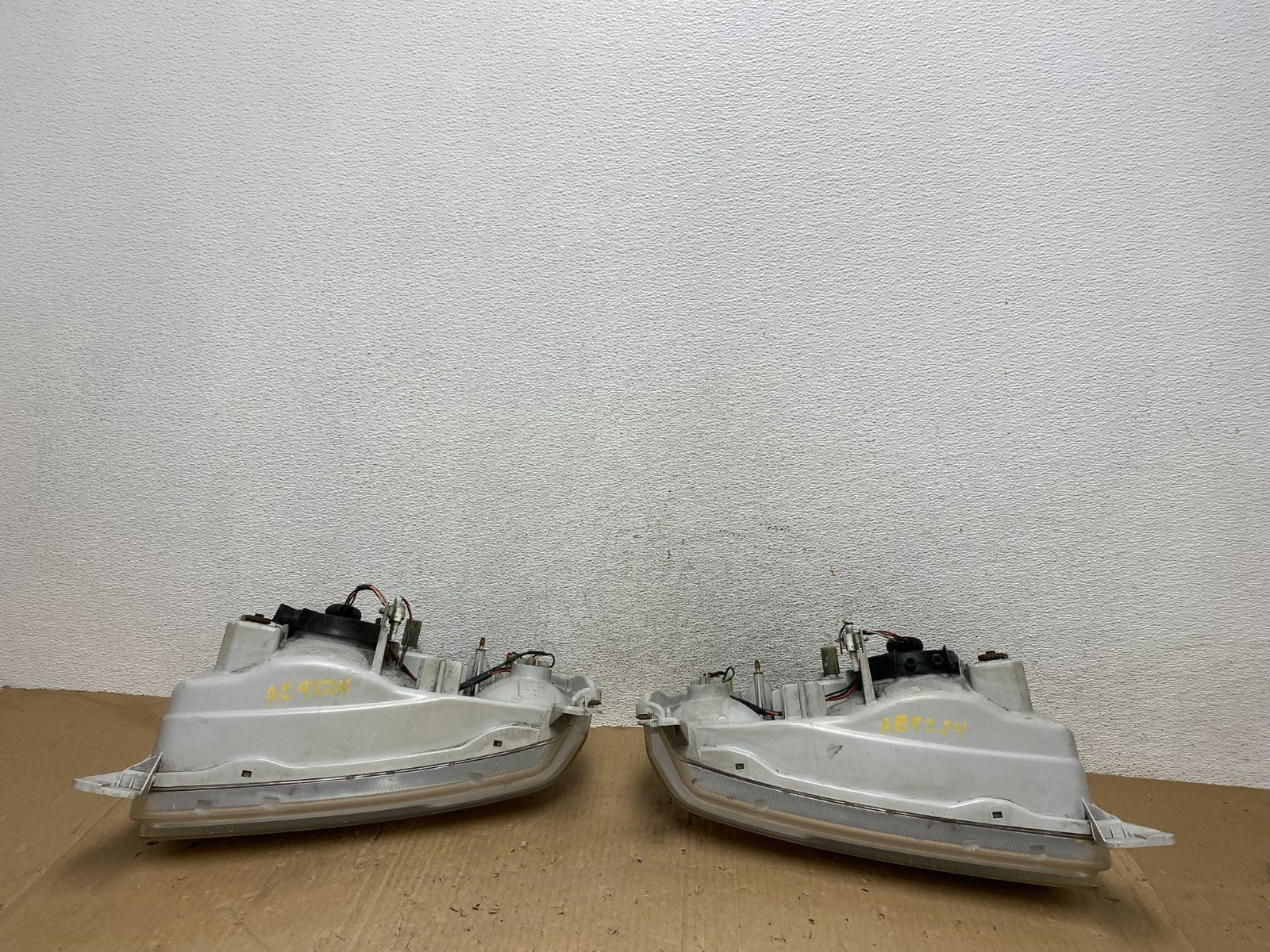 1999-2005 Suzuki Grand Vitara Left+Right Side Set Halogen Headlights AE9224 DW6