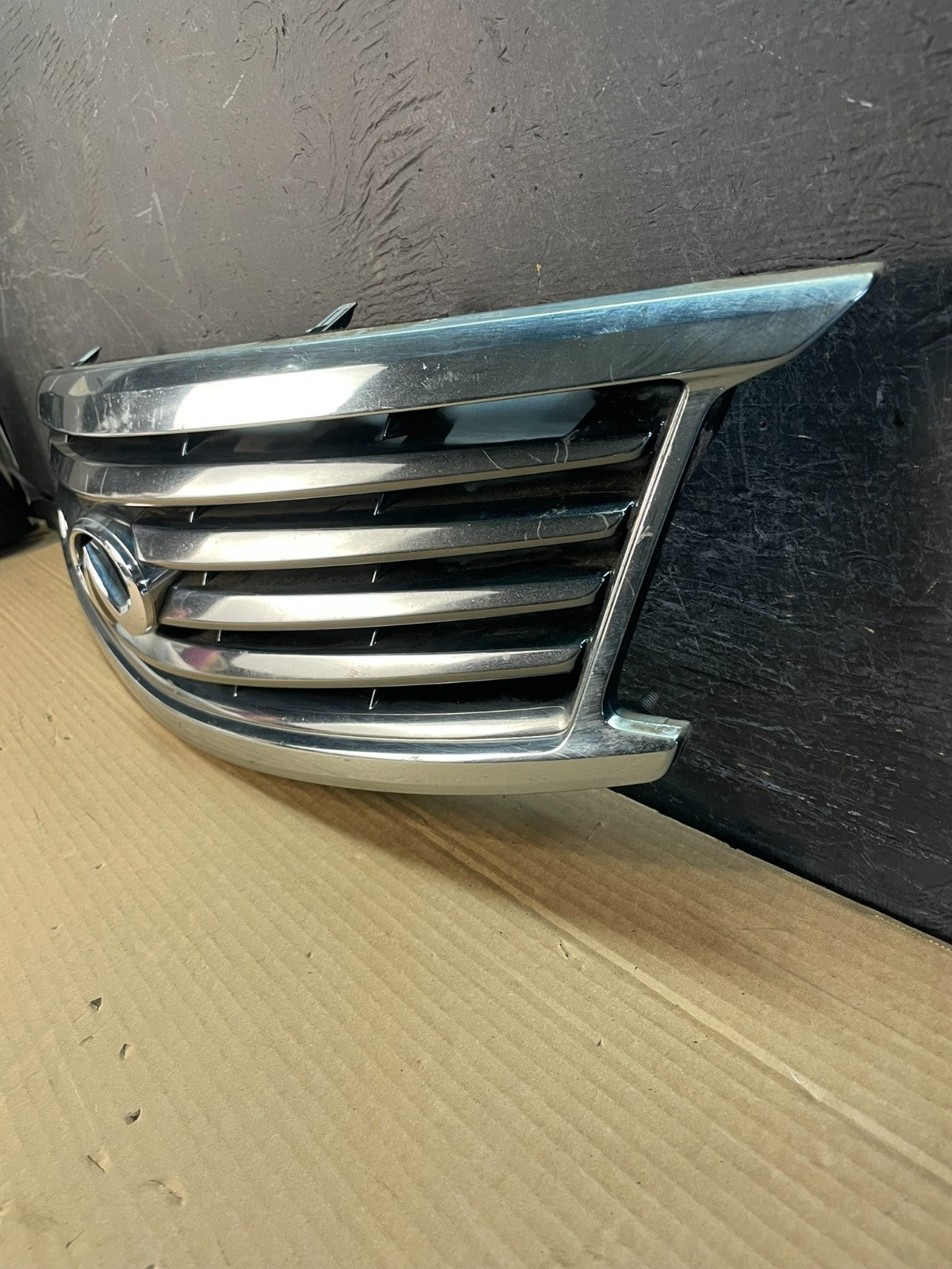 2010 to 2015 Infiniti G37 Front Upper Grill Grille AE9935 DG1