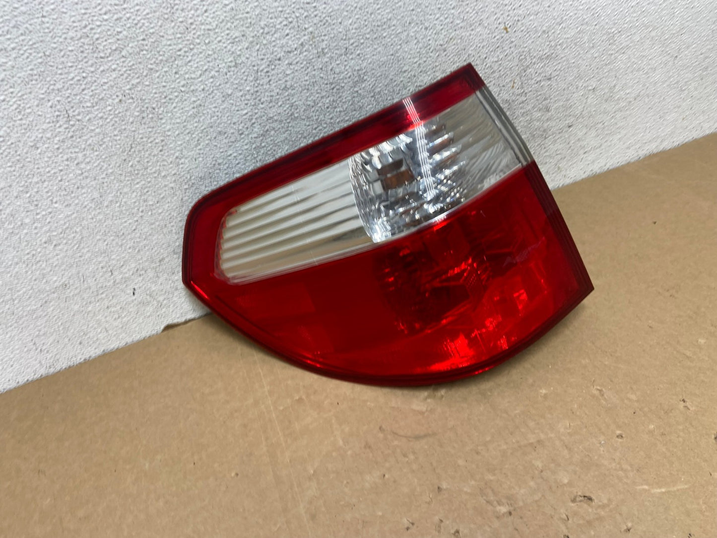 2005 2006 2007 Honda Odyssey Left Driver LH Side Tail Light AF9960 LK2
