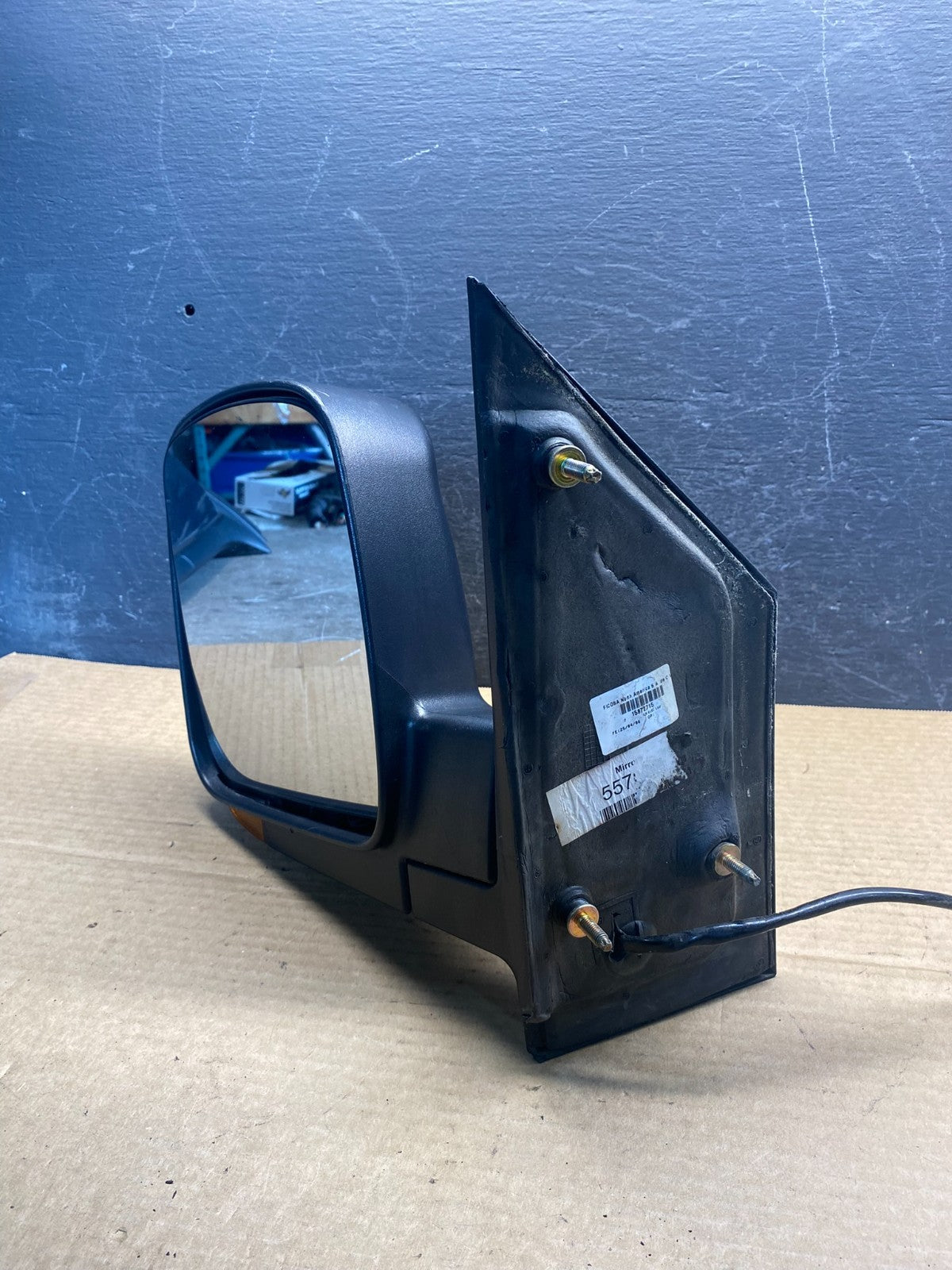 2003 to 2008 Chevrolet Express Left Side View Mirror w/Turn Signal AF677810