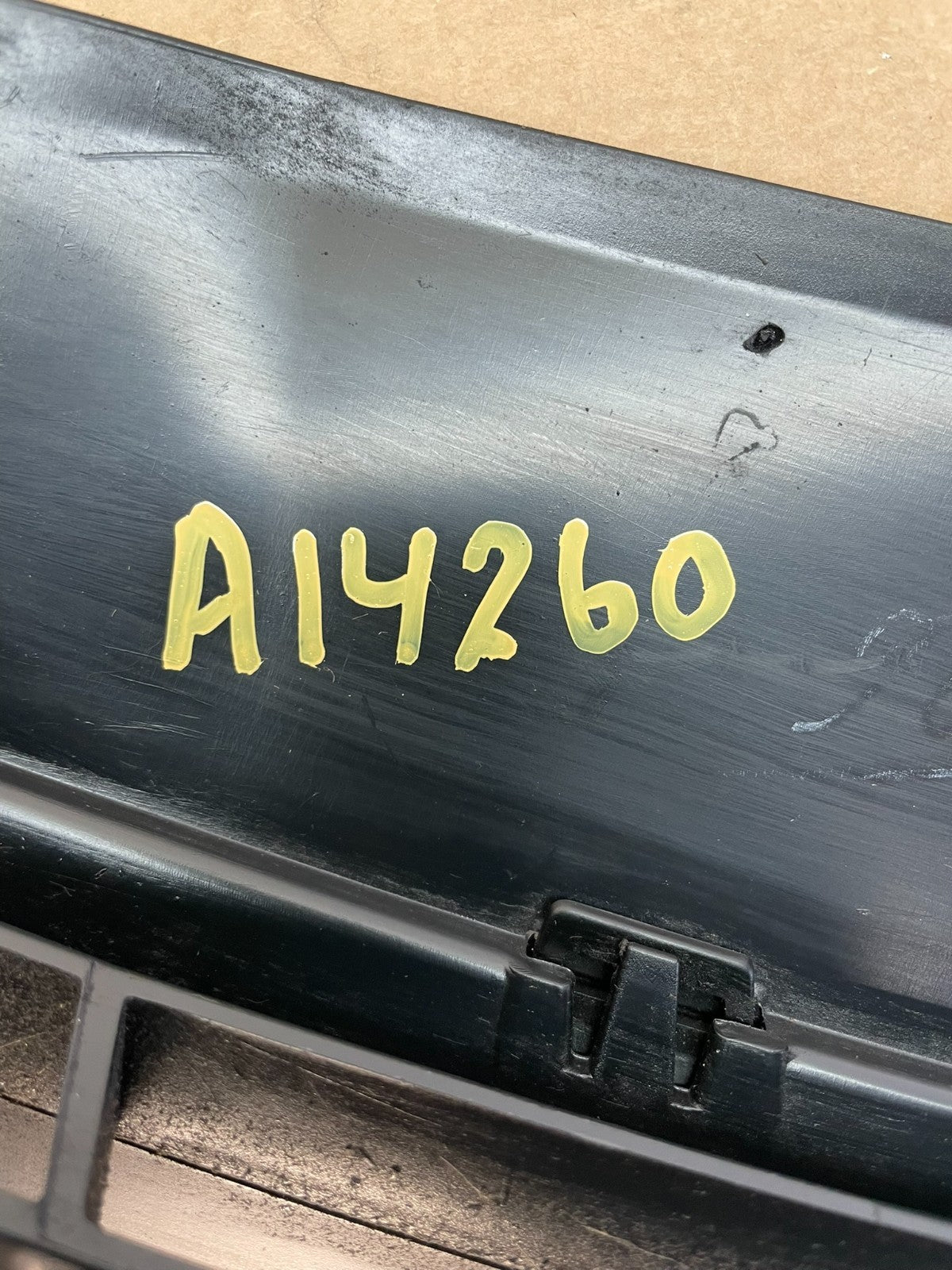 2011 to 2014 Volkswagen Jetta Sedan Front Upper Grille Grill ai4260 DG5