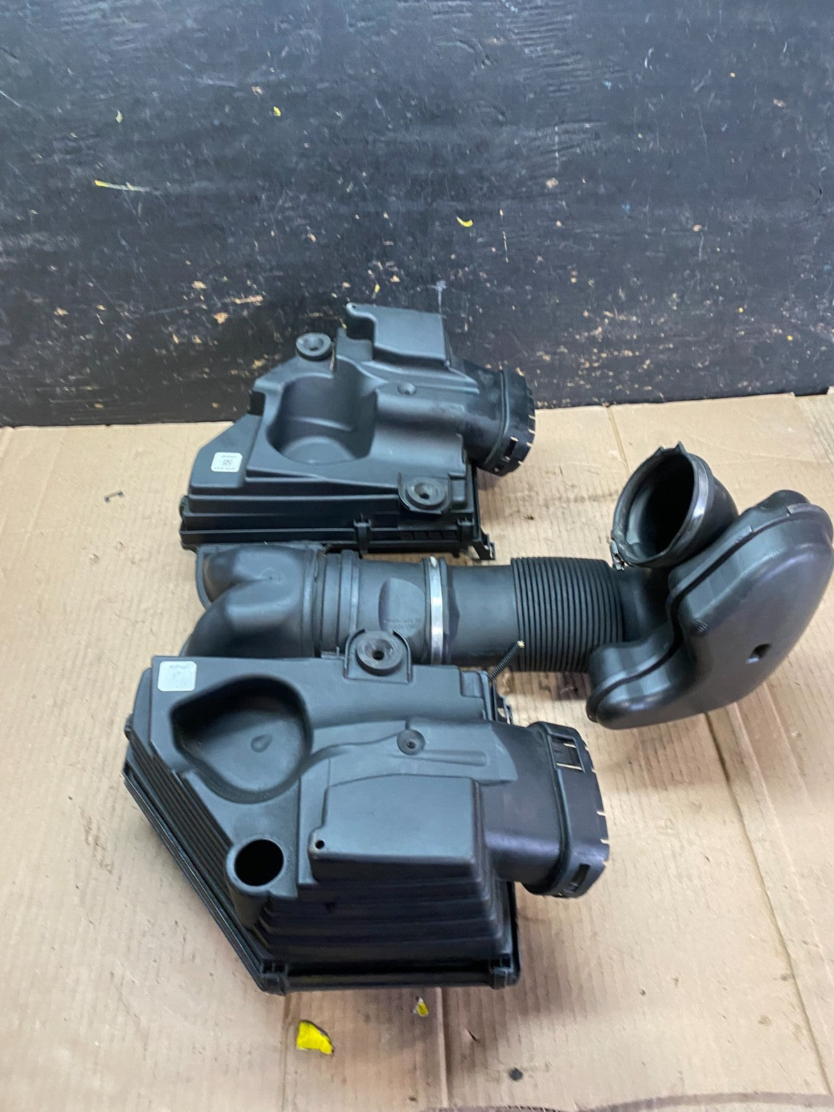 2007 to 2010 BMW E70 X5 N62 Air Intake Cleaner Filter 7548896 OEM V9802 DG6