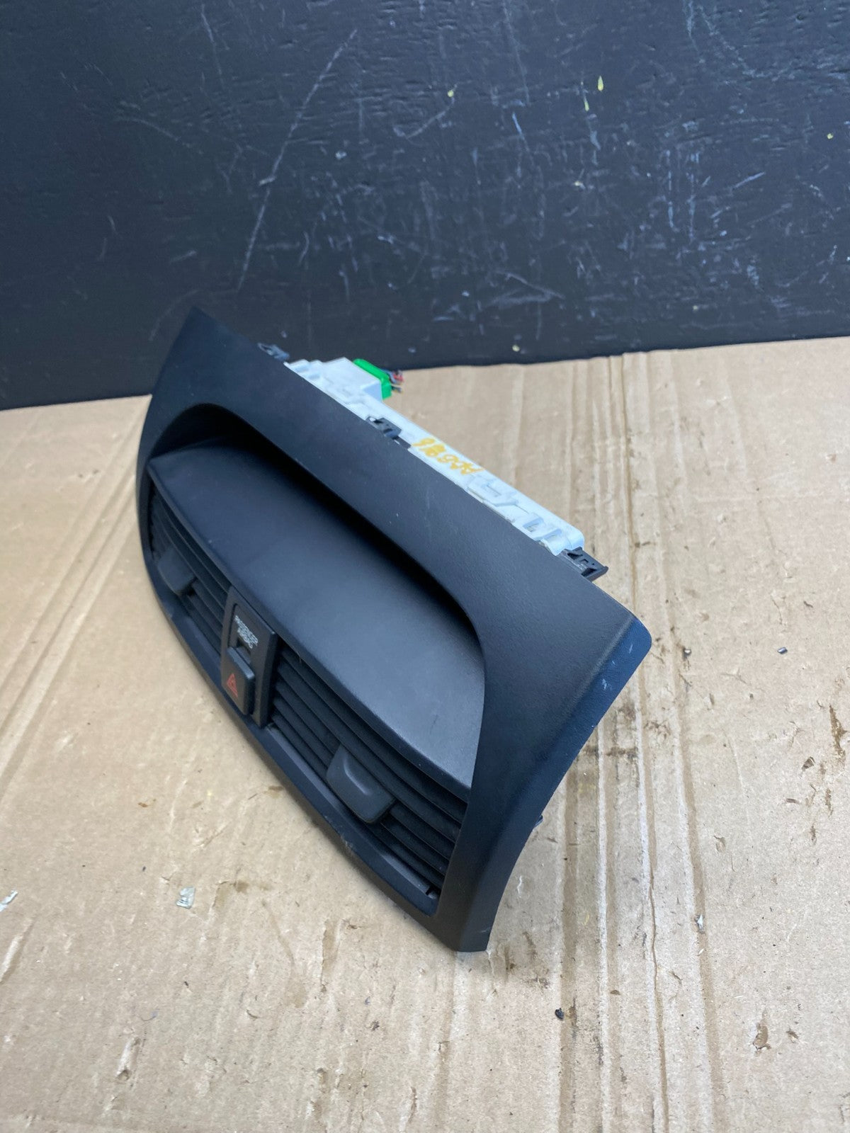 2004 to 2008 Acura TL Front Dash Dashboard AC Center Clock Air Vent AB8966 DG2