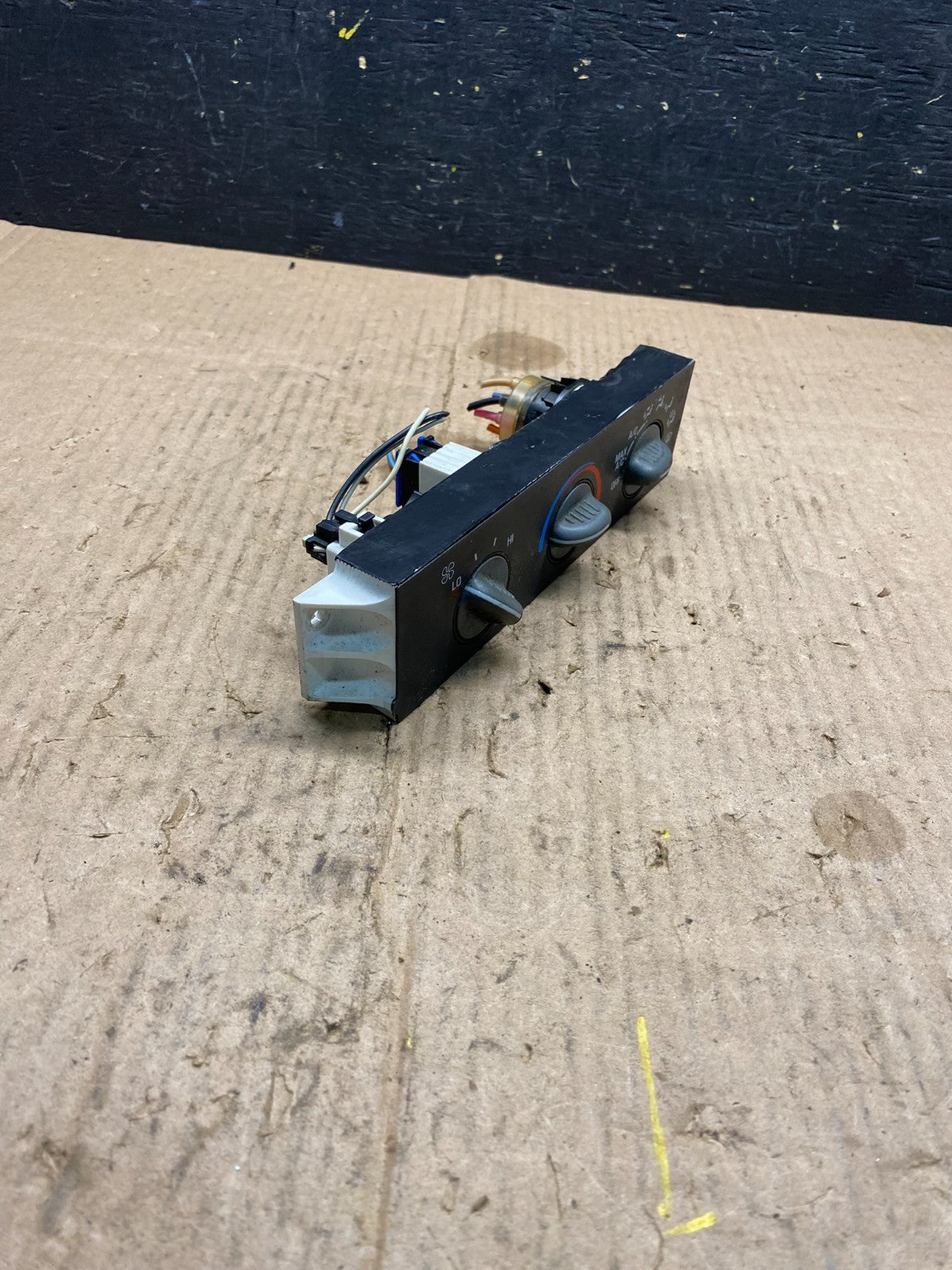 2001 - 2007 GMC Chevrolet Express 1500 Climate Control A/C P1645 DG1