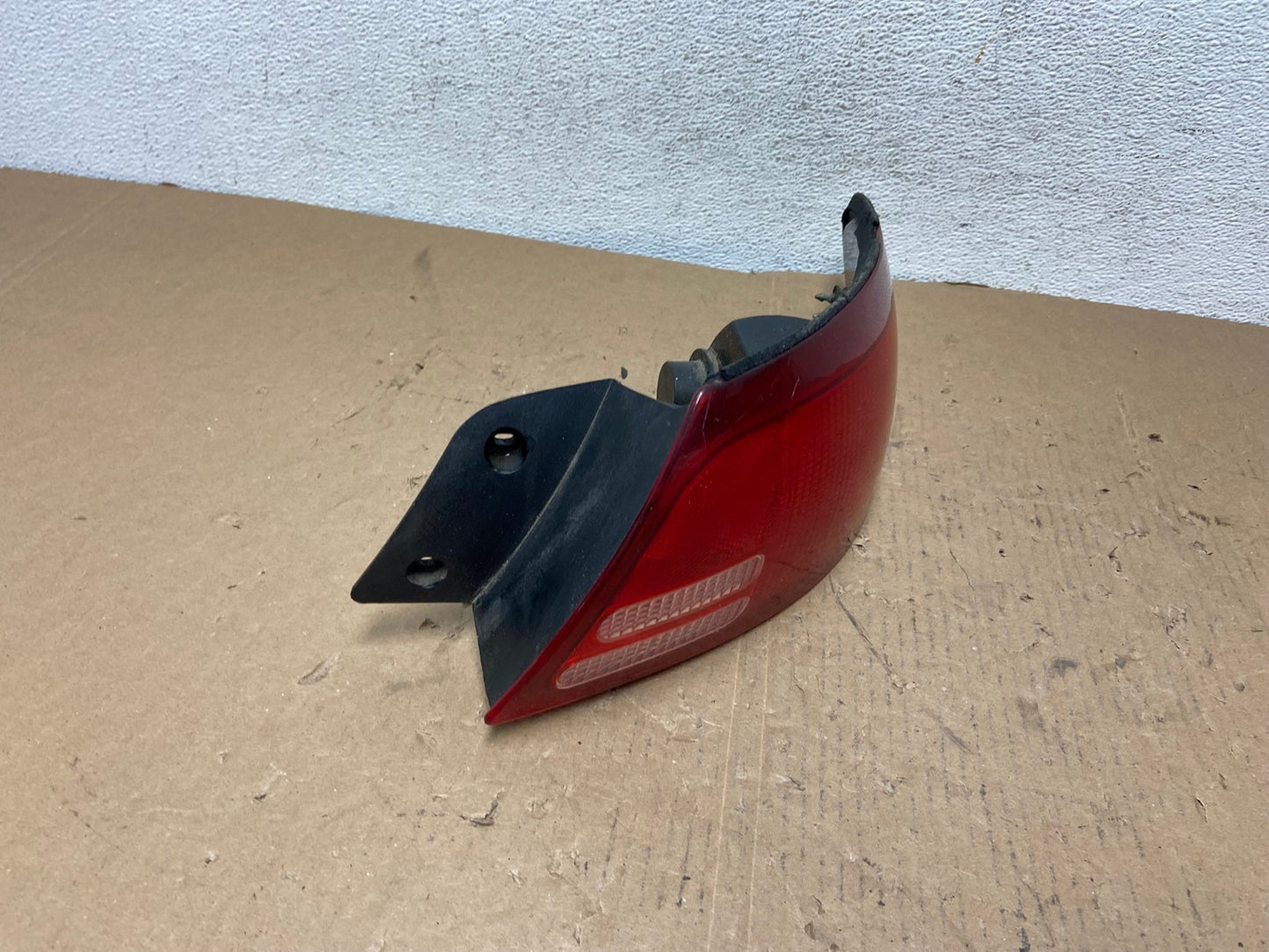 1998-2002 Ford Escort Sedan Right Passenger RH Side Tail Light AD8055 LK2