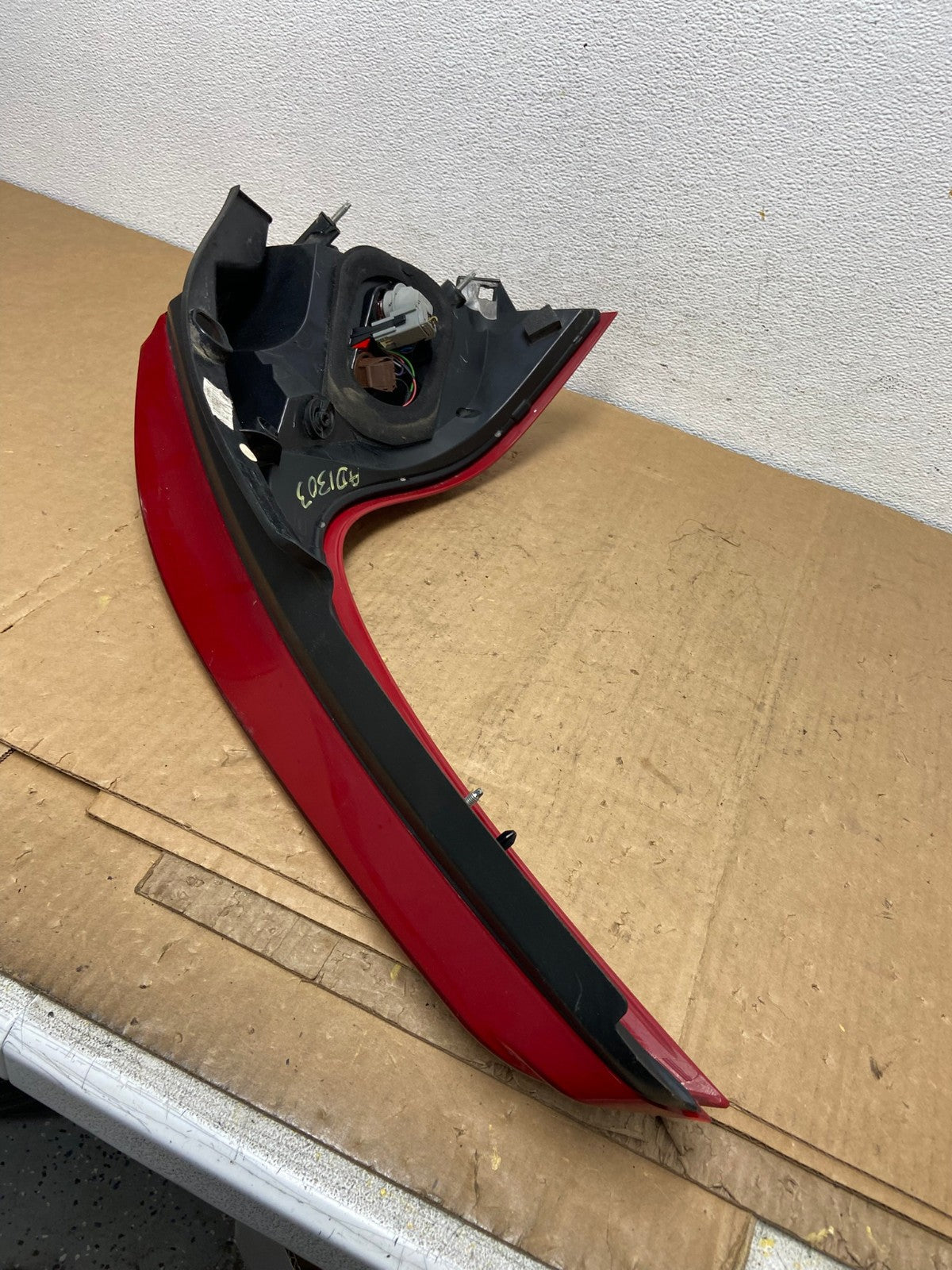 2009 to 2011 Volvo XC60 Right Passenger RH Tail Light AD1303 LK7