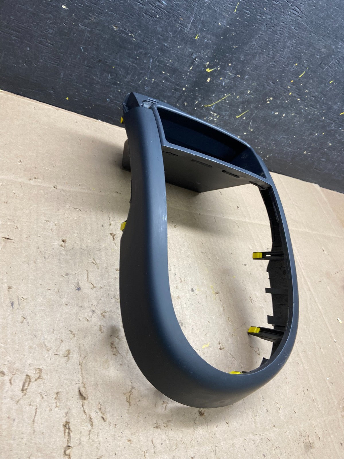 2010 2011 Kia Soul Lower Center Dash Storage Radio Trim Bezel U4734 DG1