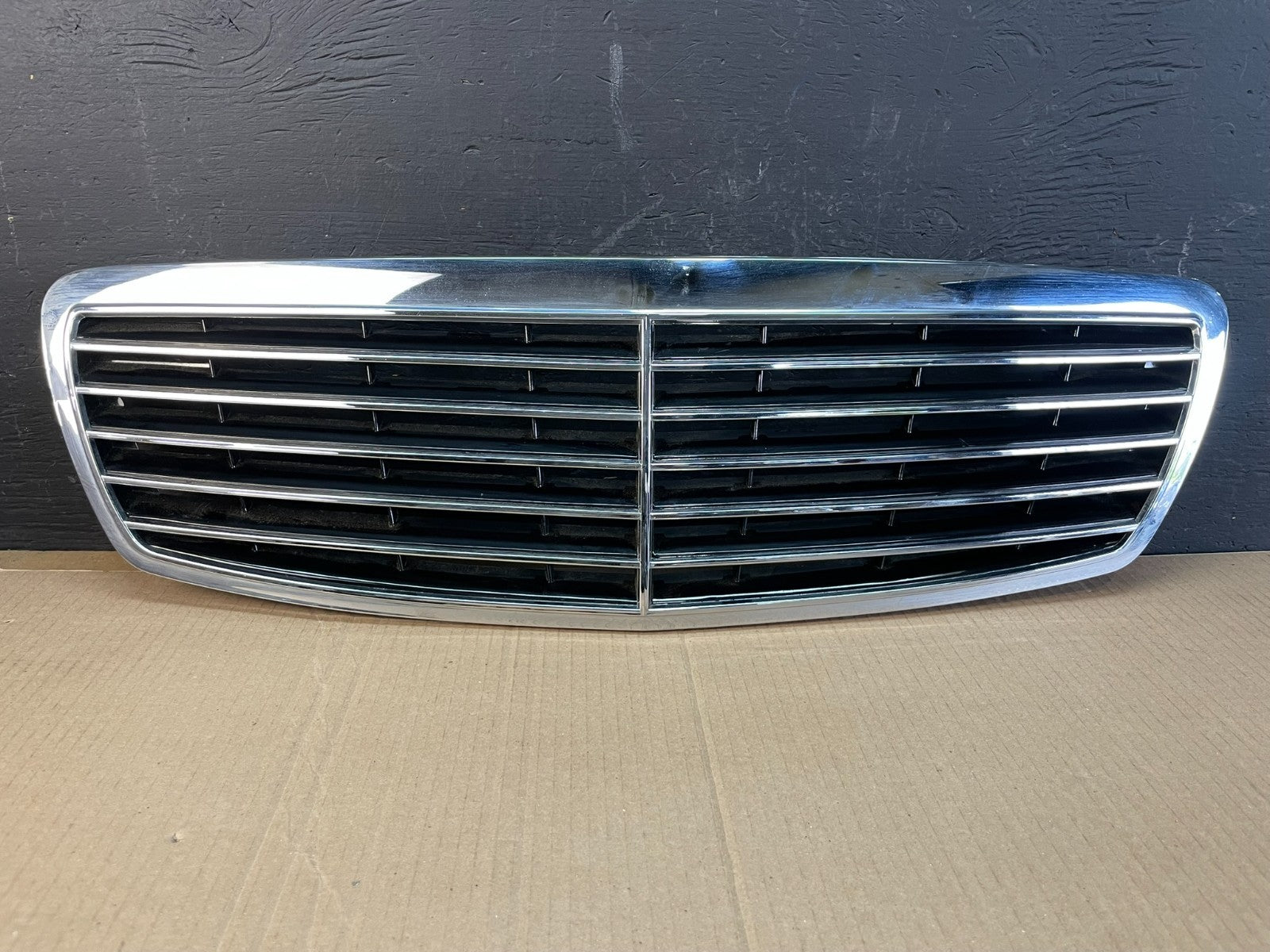 2003 to 2006 Mercedes Benz E-Class Front Upper Grill Grille AC19360