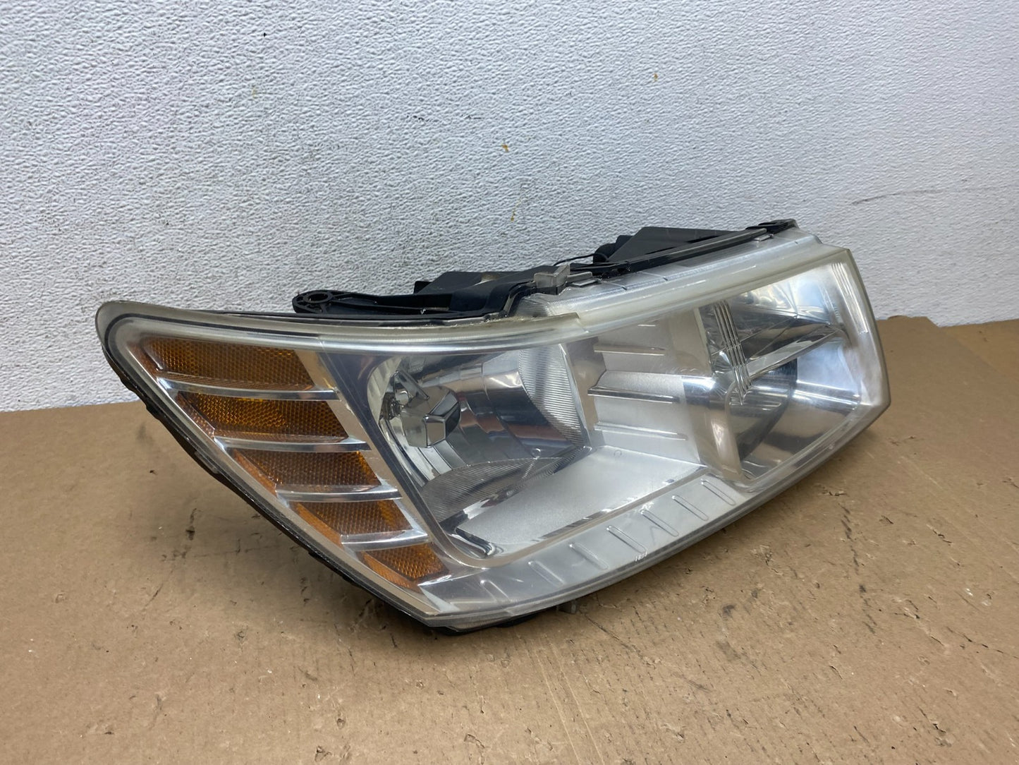 2009 to 2017 Dodge Journey Headlight Right Passenger Rh Halogen AD8067 DW2