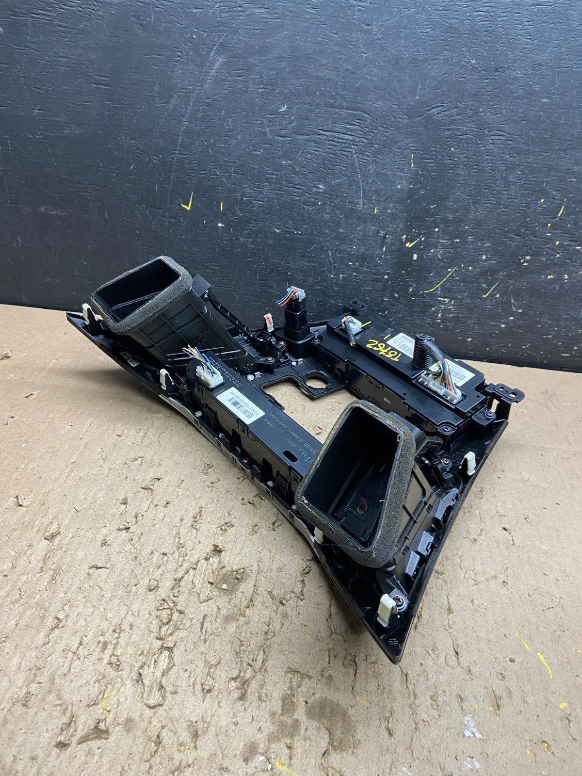 2011 to 2014 Hyundai Sonata Center Radio Climate Control Air Vent Bezel T8783 DG3