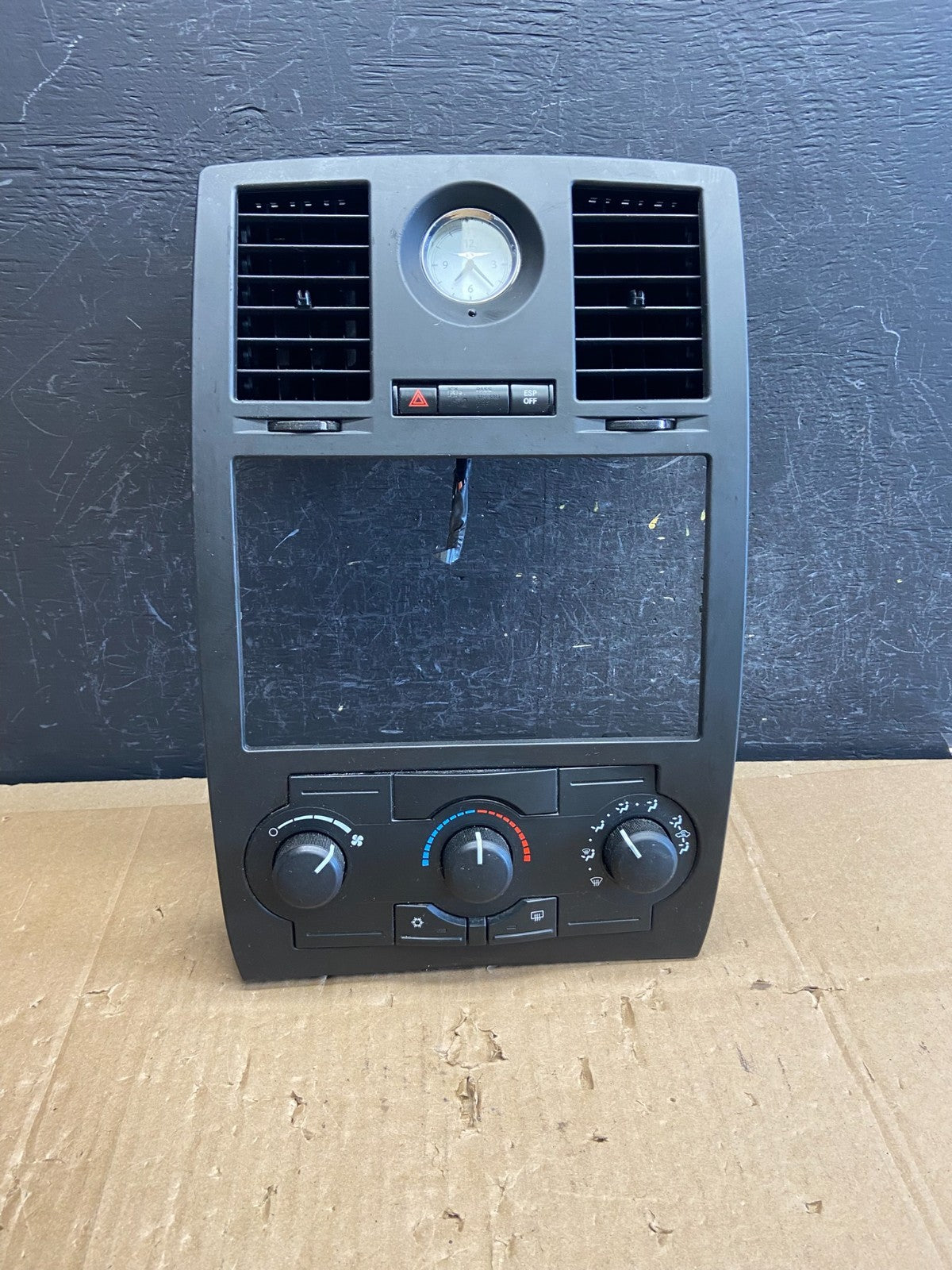 2008 to 2010 Chrysler 300 Dash Heater A/C Climate Control Radio Panel ad2255 DG0