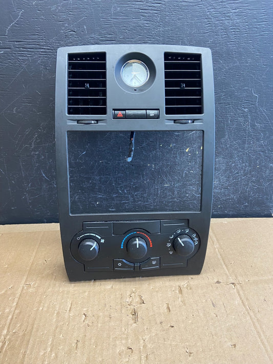 2008 to 2010 Chrysler 300 Dash Heater A/C Climate Control Radio Panel ad2255 DG0