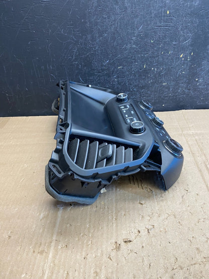2018 2019 GMC Acadia Radio Display Screen Climate Control Air Vent AE1856 DG1