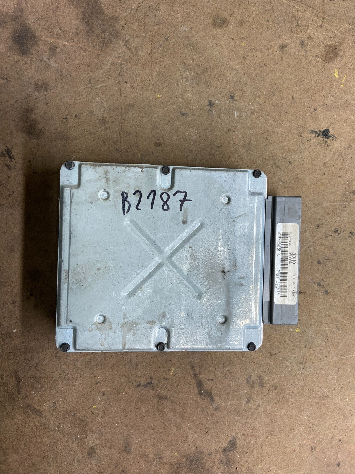 2000 Ford F-150 F 4.2L Engine Control Computer Module YC2F-12A650-FC M9180 DG0