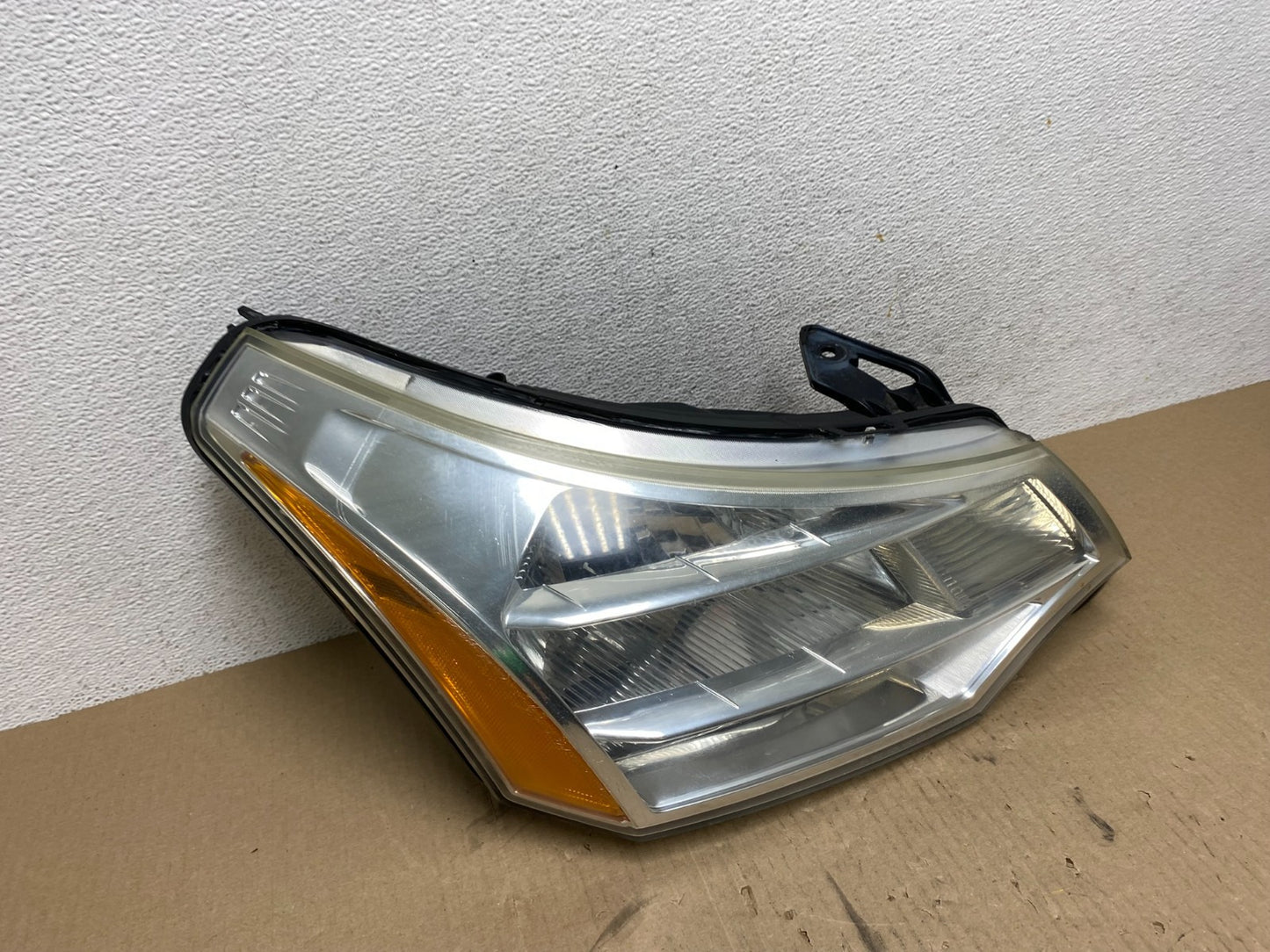 2008 2009 2010 2011 Ford Focus Right Passenger Rh Side Headlight AE7015 DW2