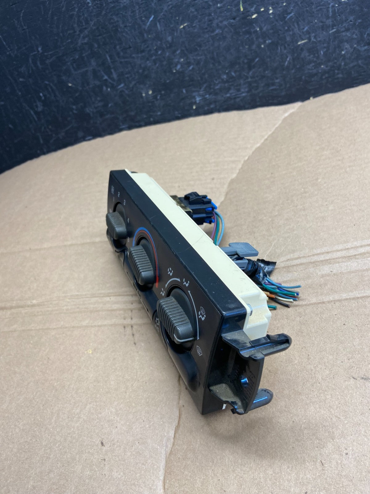1999 to 2002 Chevrolet Silverado HVAC Heater Climate Control Module AF1766 DG2