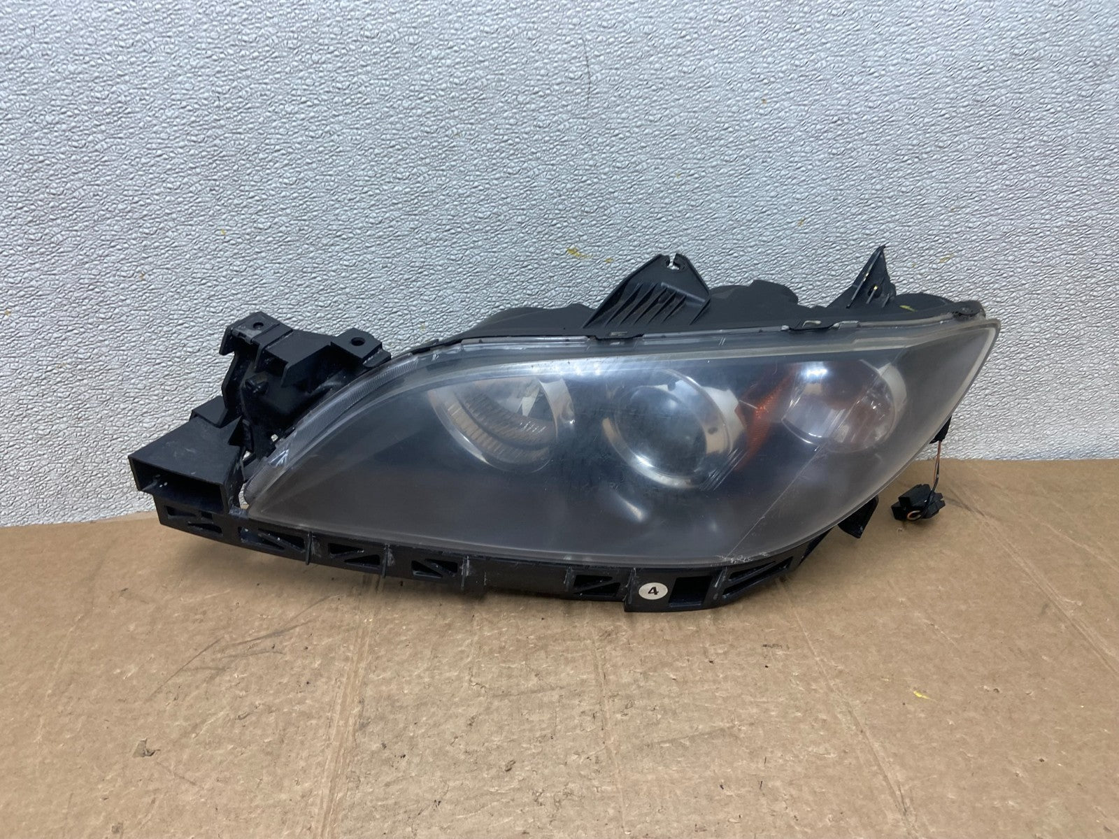 2004 to 2009 Mazda 3 Sedan Left Driver LH Side Halogen Headlight Oem AA2671 DW0