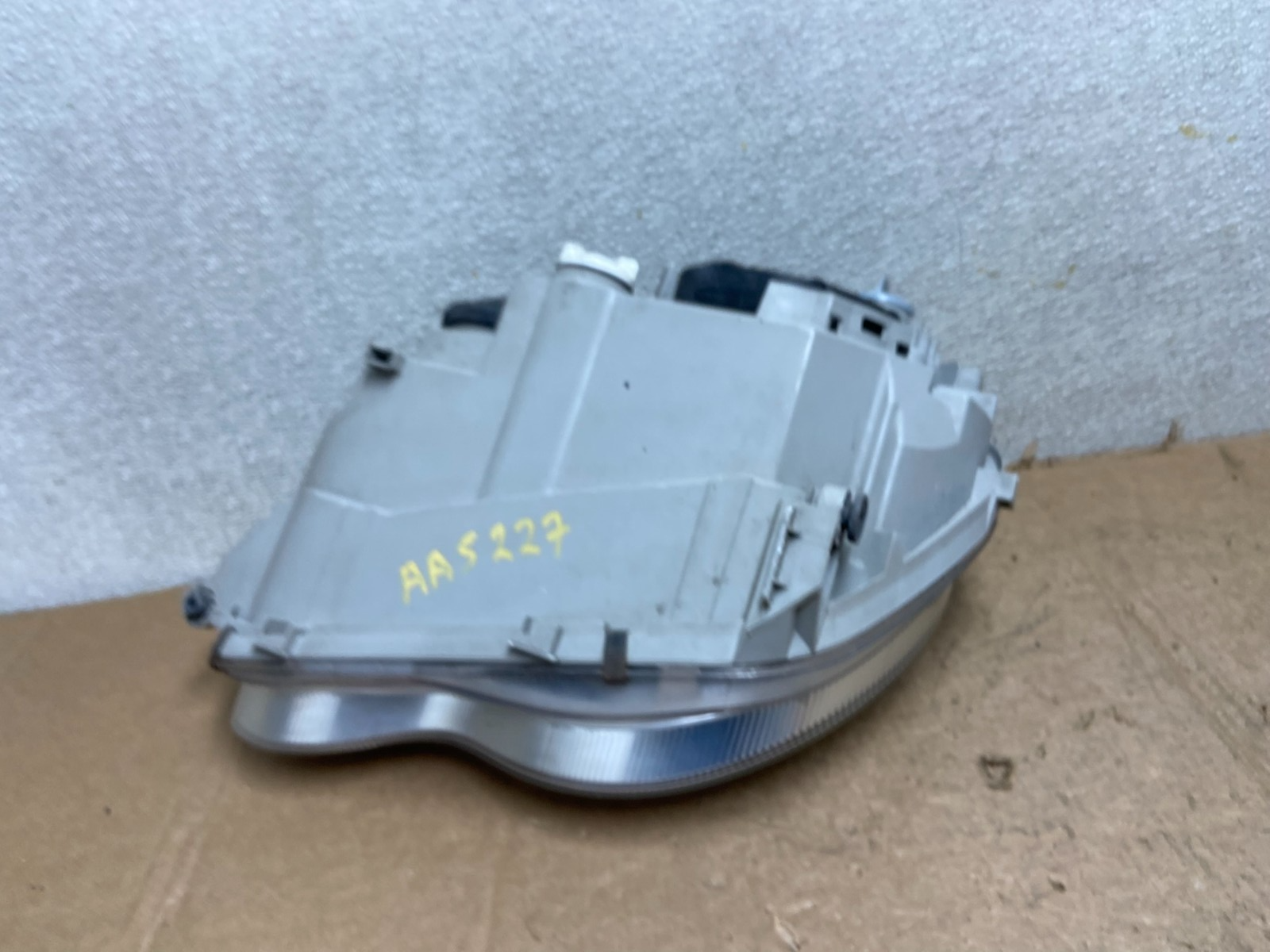 2005 to 2007 Mercedes-Benz C-Class Right Passenger Side Headlight AA52276