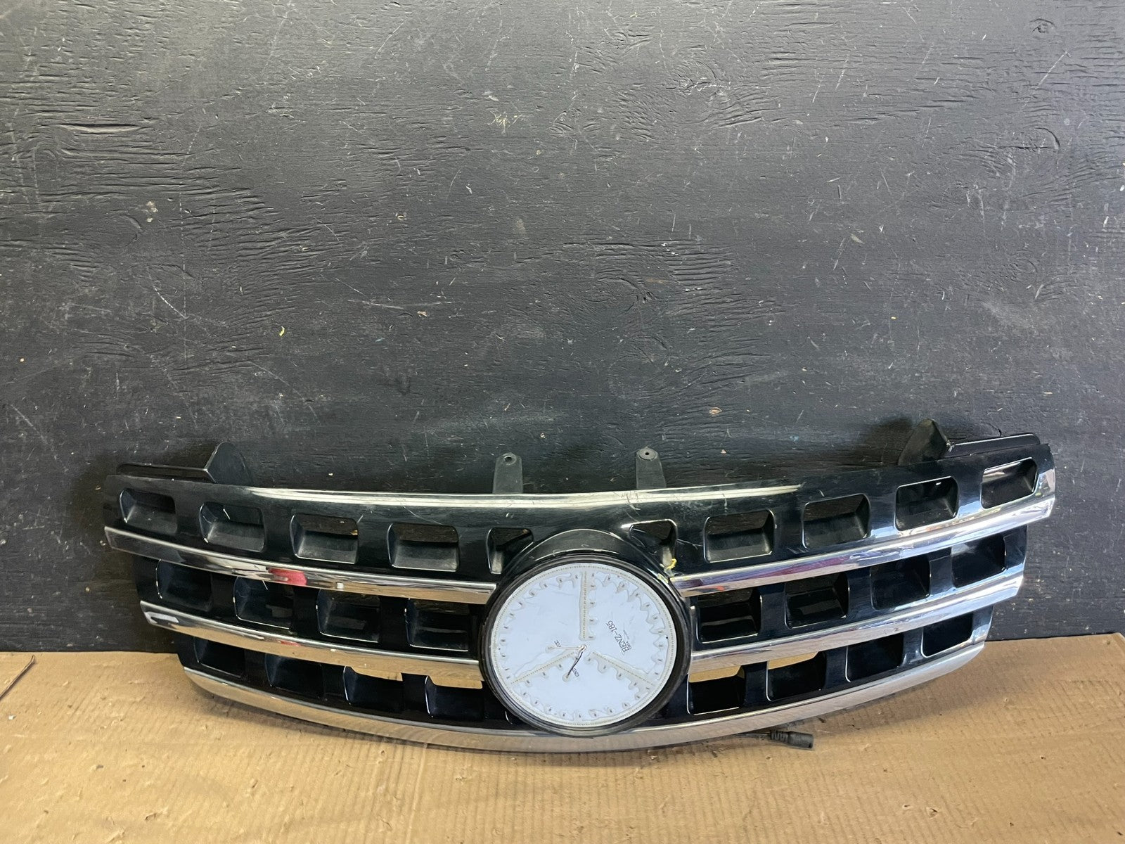 2006 2007 2008 Mercedes Benz ML350 ML550 Front Upper Grill Grille R5367 DG0