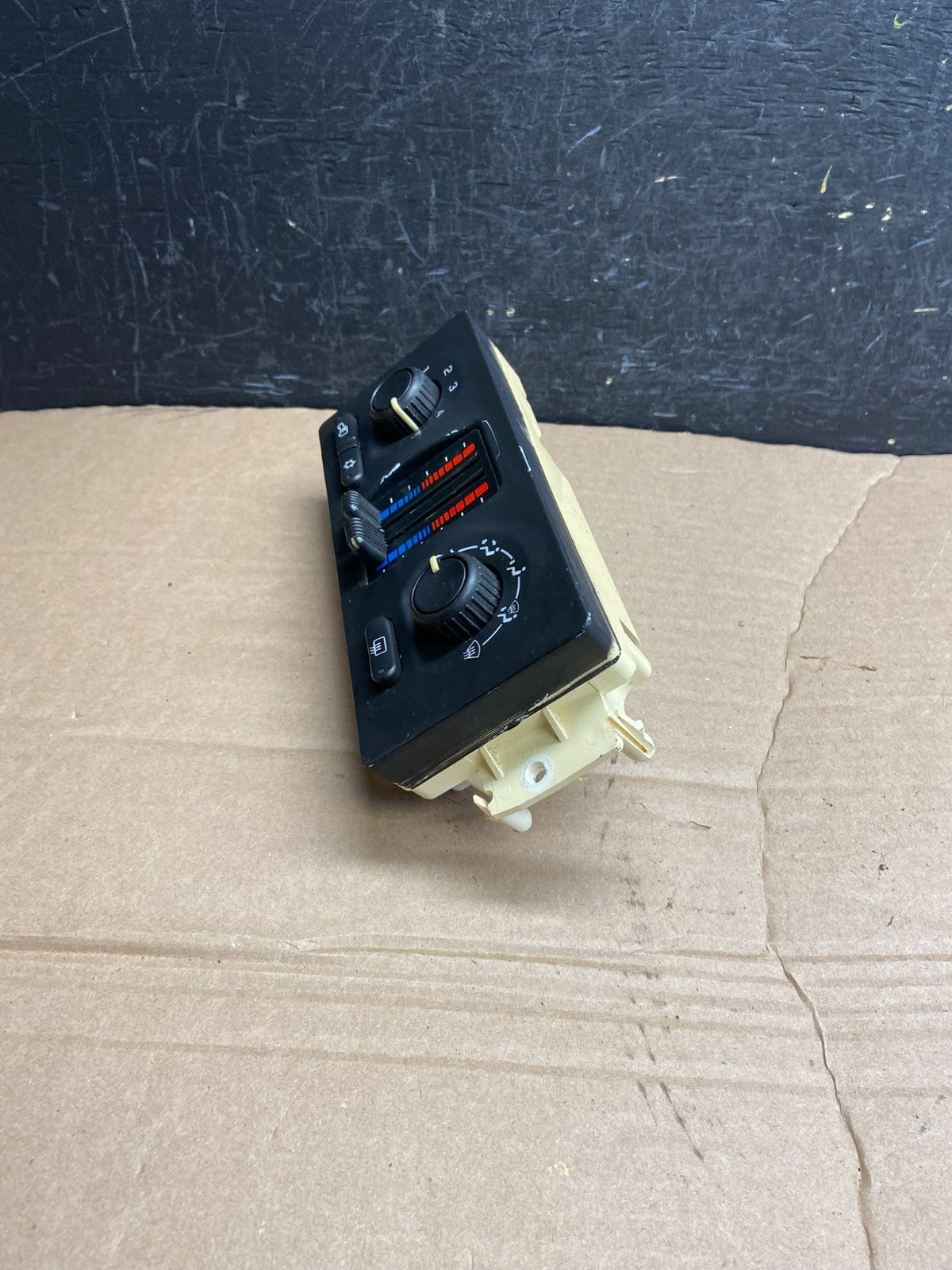 2003 to 2006 Silverado Sierra Tahoe Dual Climate Control w/ Defog AF18142