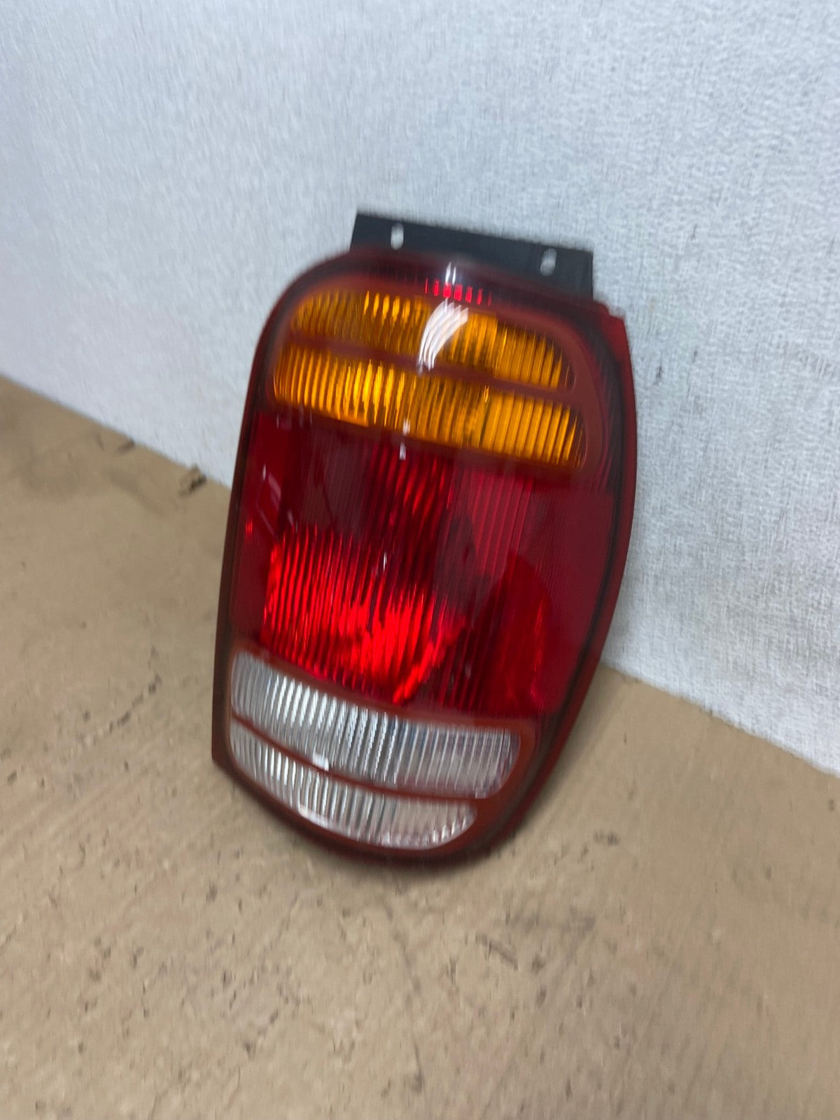 1998 to 2001 Ford Explorer Right Passenger Side Tail light AE9369 LK1