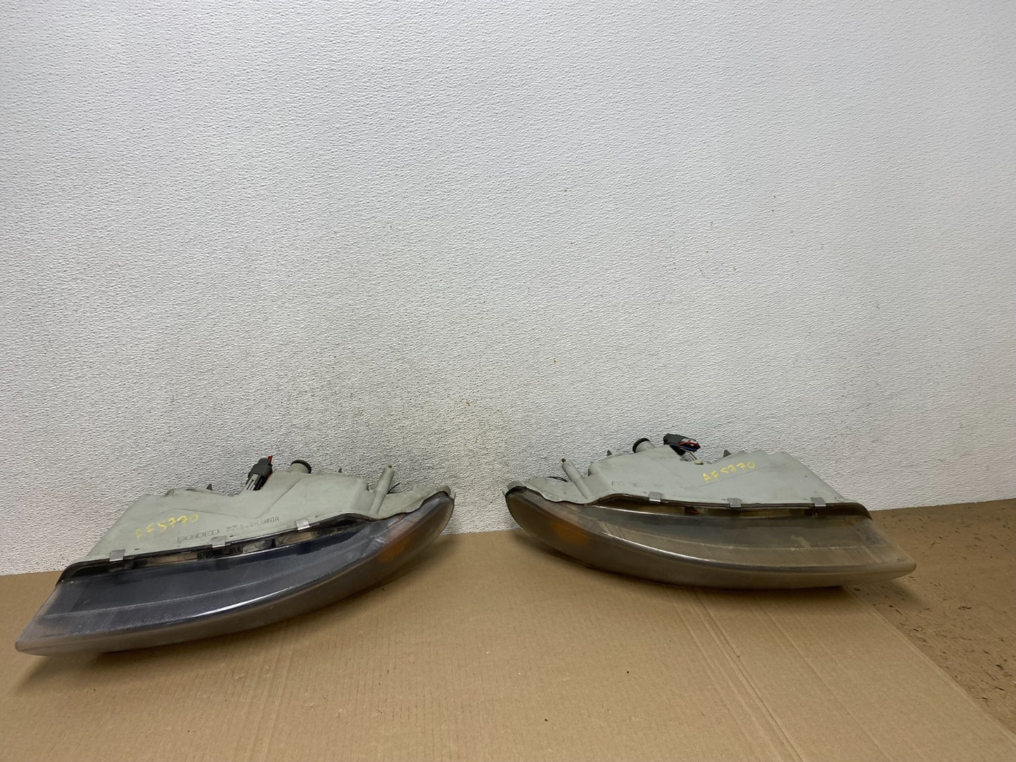 1997 to 2000 Dodge Avenger Left+Right Set Side Headlights AF5770 DW7