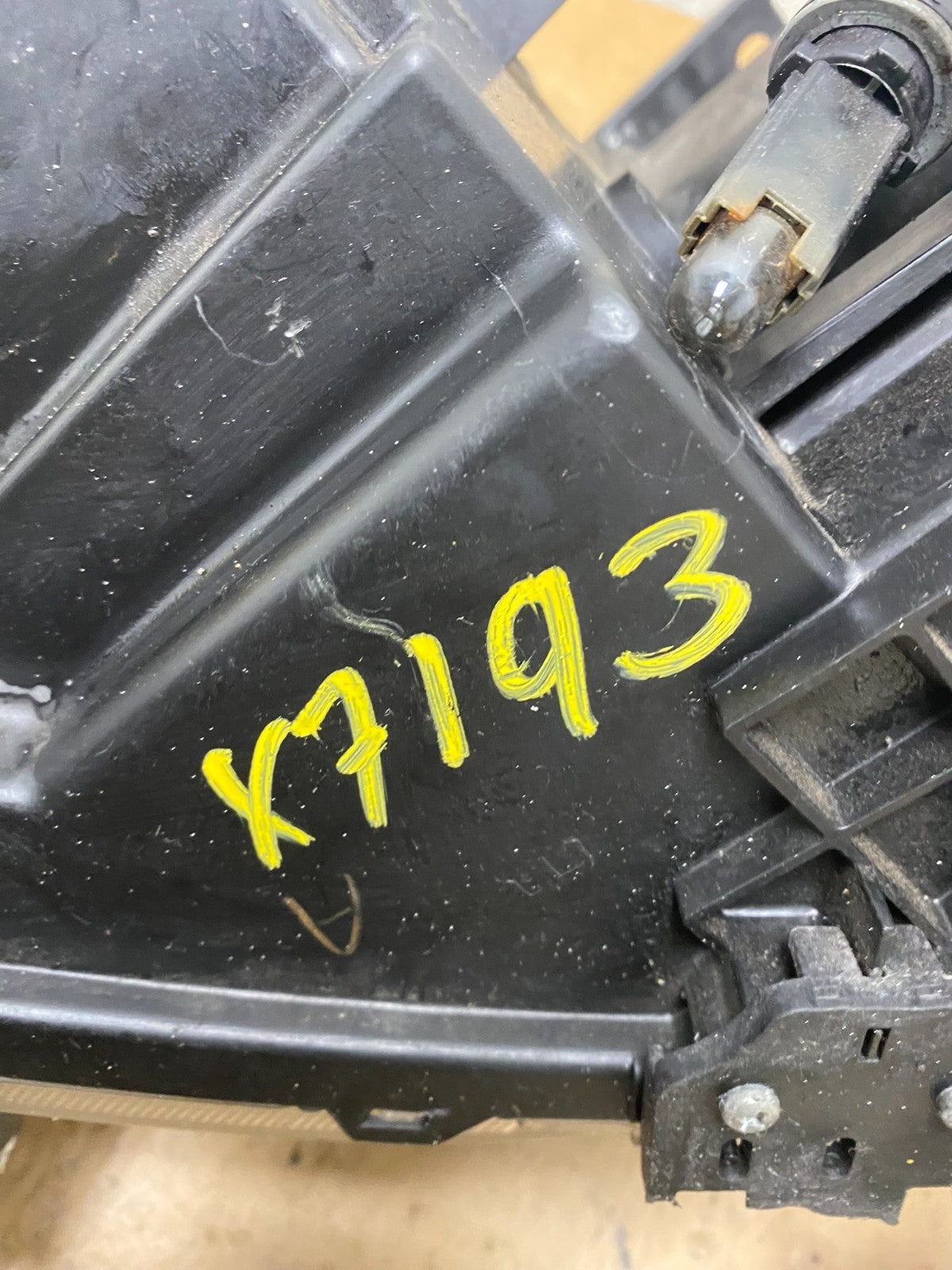 2011 to 2014 Nissan Murano Headlight Right Passenger Rh Oem Xenon Hid X7193 DW15