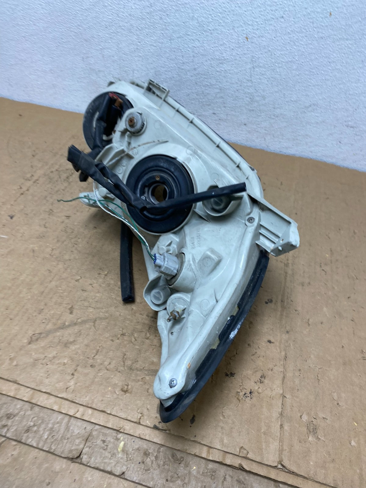 2002 2003 2004 Toyota Camry Left Driver Lh Side Halogen Headlight AD0584 DW8