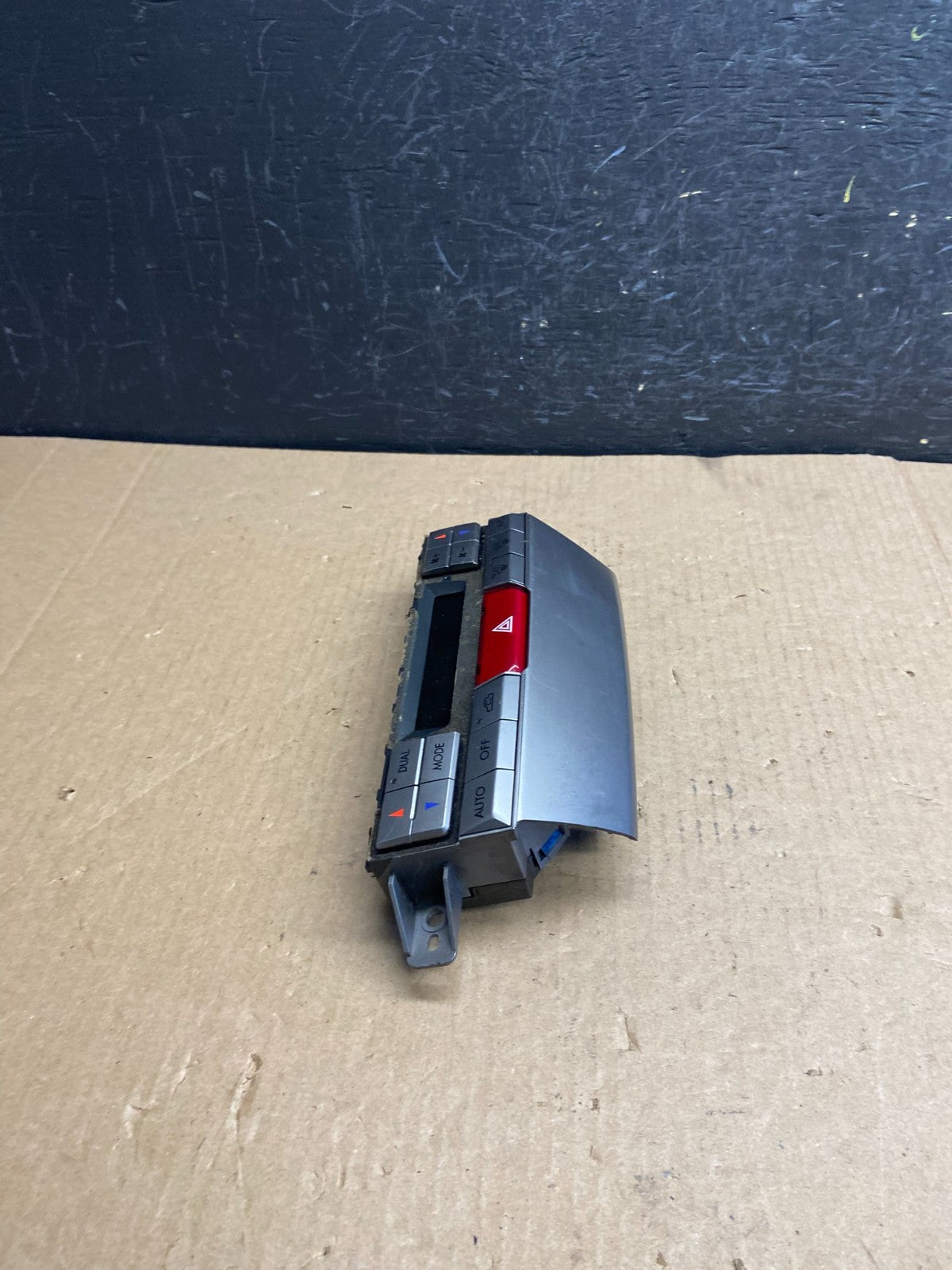 2010 - 2014 Subaru Outback Legacy A/C Heater Climate Control Unit AE4465 DG1