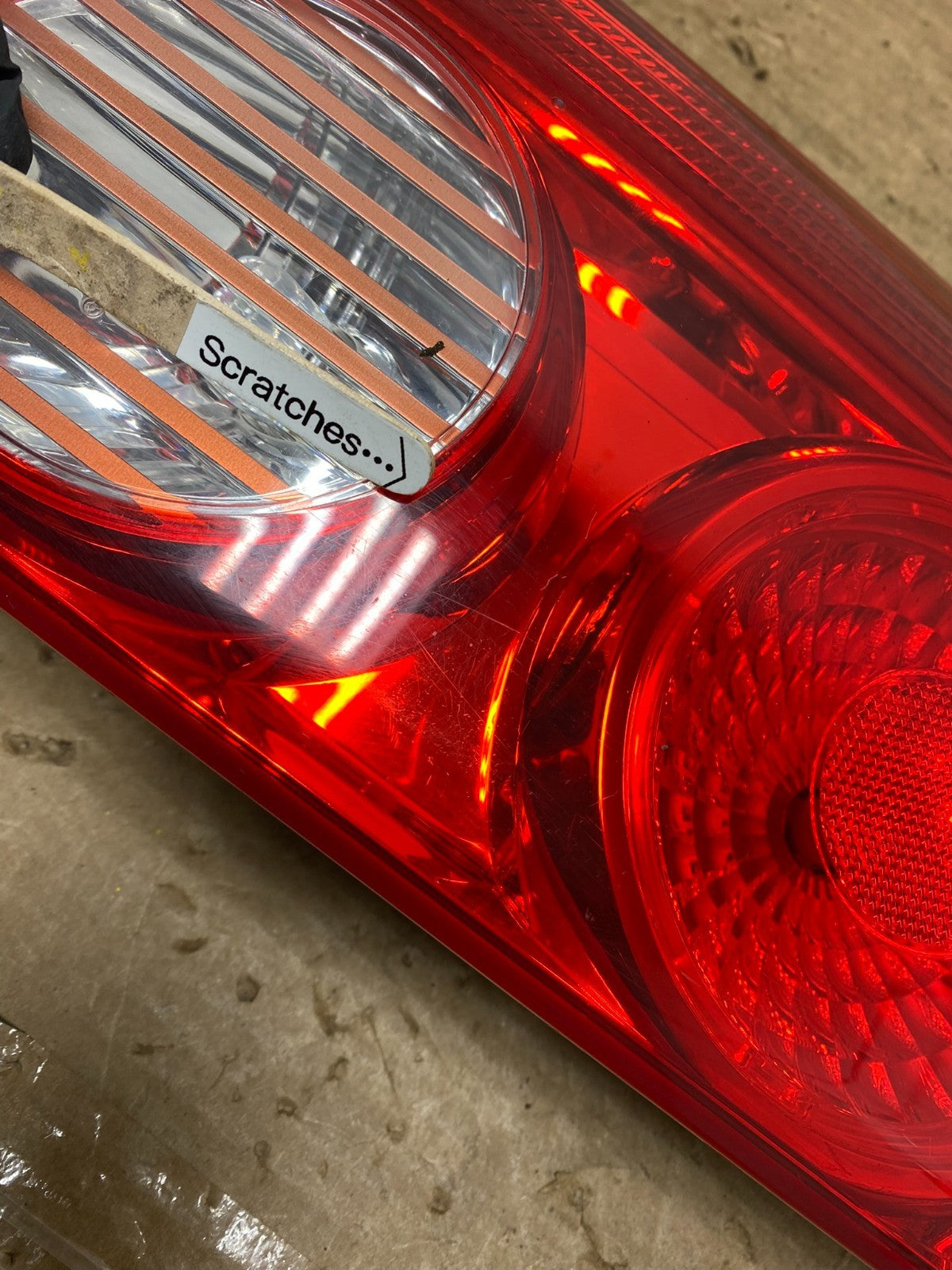 2006 to 2010 Toyota Sienna Right Passenger Side Rh Inner Tail Light Oem Z3061 DW3