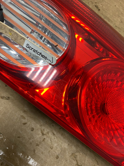 2006 to 2010 Toyota Sienna Right Passenger Side Rh Inner Tail Light Oem Z3061 DW3