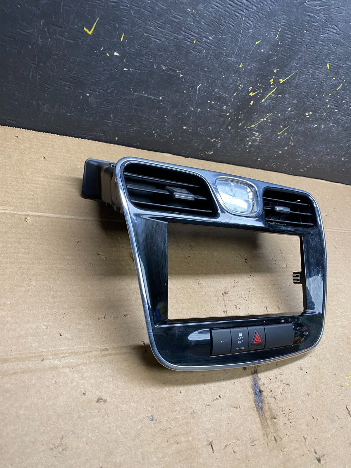 2011 - 2014 Chrysler 200 Dash Radio Bezel Trim Clock Hazard Bezel W6582 DG1