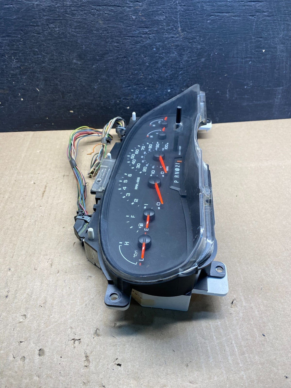 2006 Ford E350 Gauge Speedometer Cluster ag9364 DG1