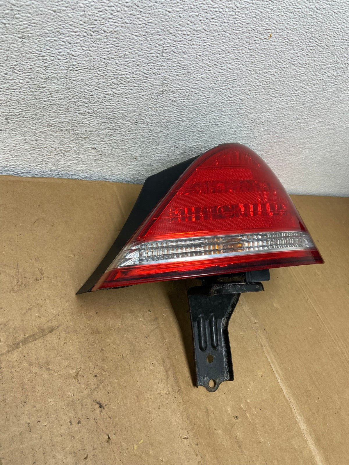 2005-2010 Toyota Avalon Right Passenger Side Tail Light AC8578 LK2