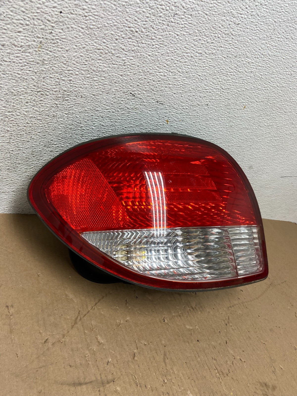 2000 2001 Hyundai Tiburon Left Driver LH Side Tail Light ad7673 DG2