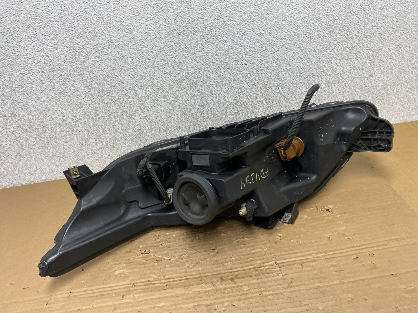 2010 2011 2012 Ford Taurus Right Passenger RH Halogen Headlight AD4334 DW6